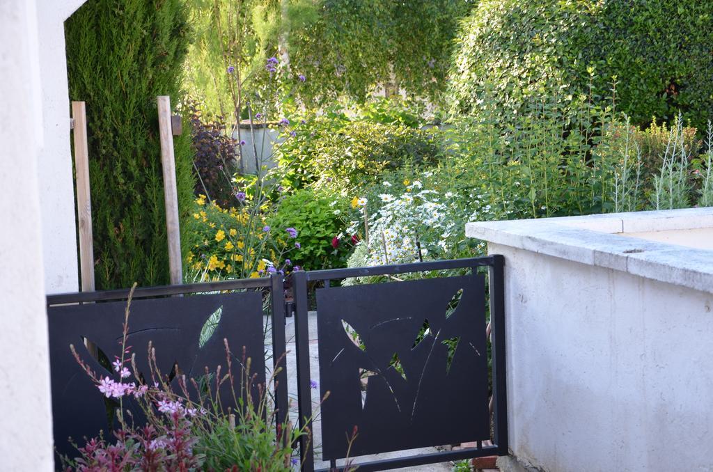 Bed and Breakfast Jardin De Marceau Blasimon Zewnętrze zdjęcie