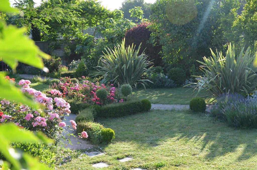 Bed and Breakfast Jardin De Marceau Blasimon Zewnętrze zdjęcie